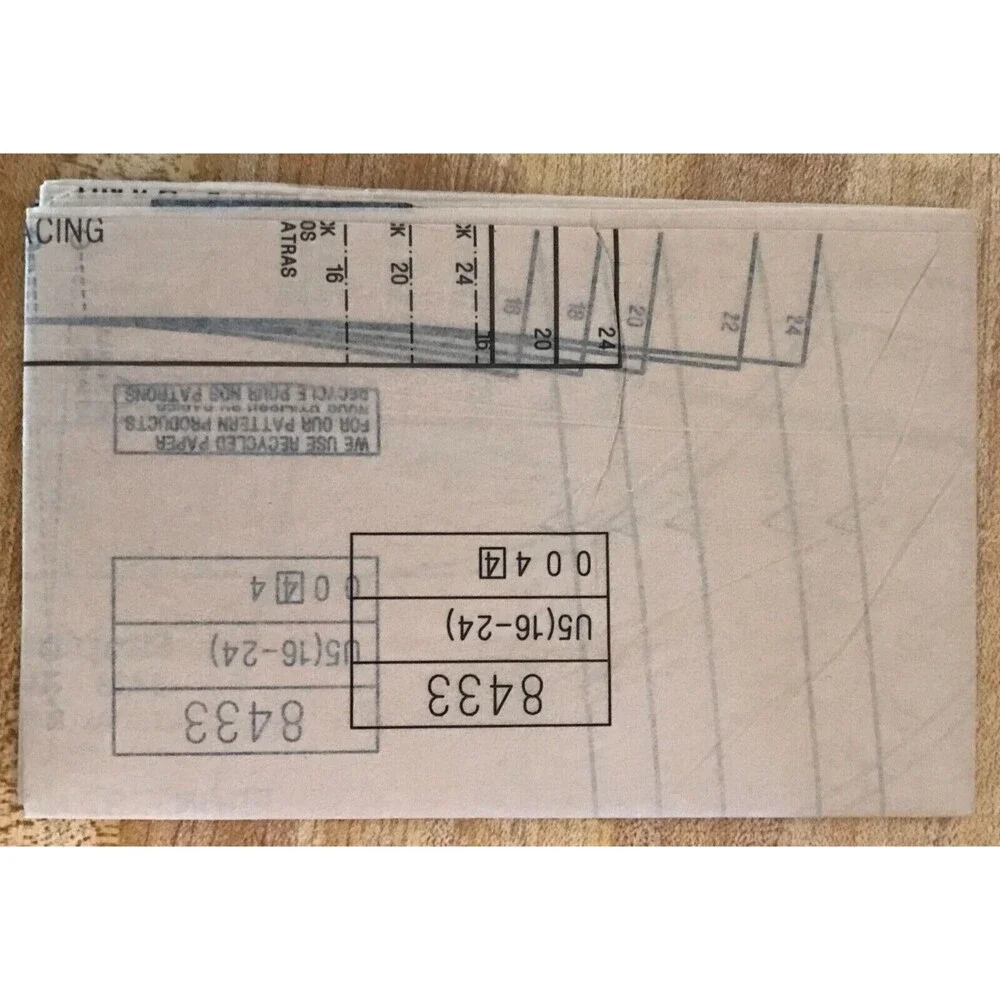 Simplicity 8433 women